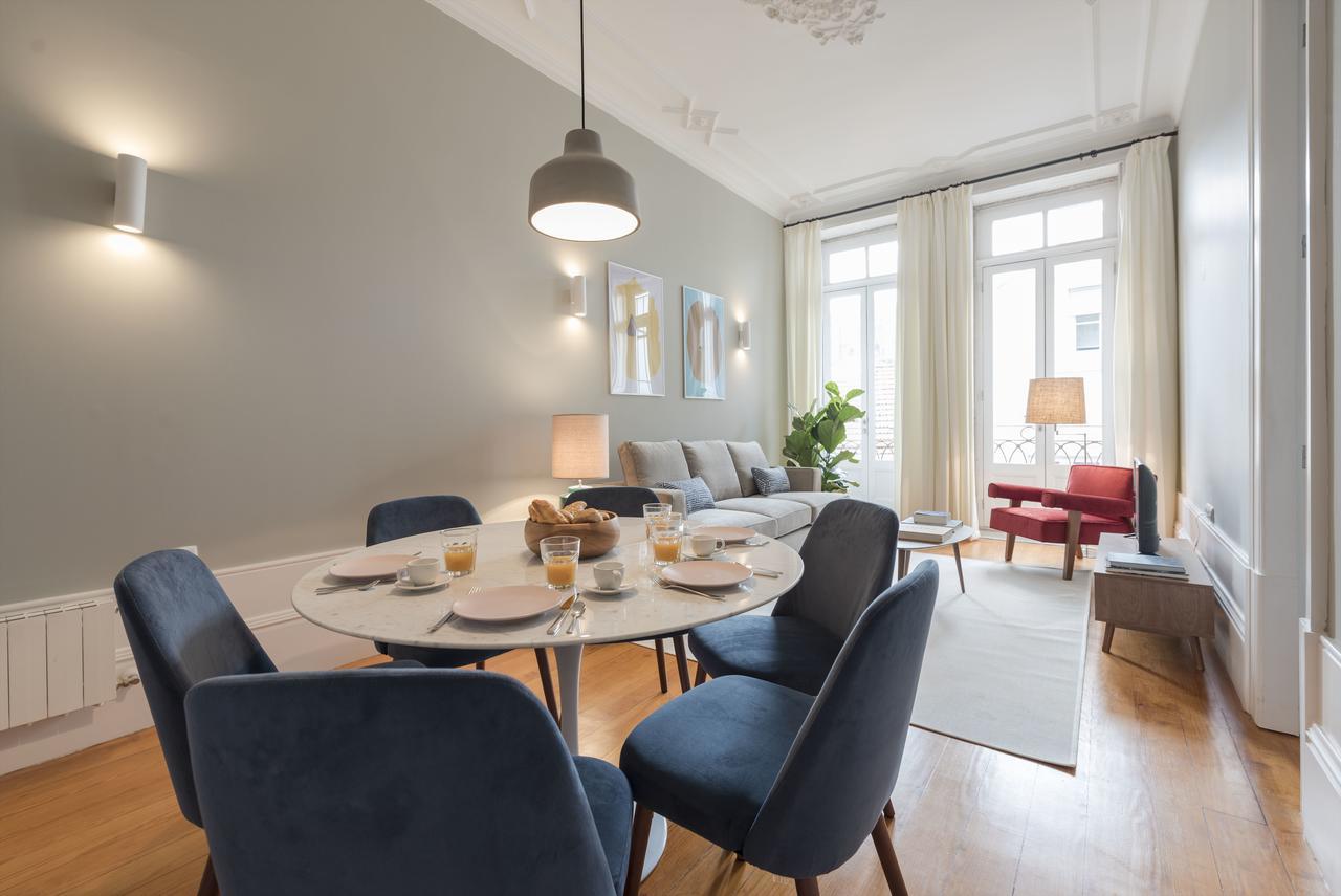 Lovelystay - Flower Stylish Apartment Порту Екстер'єр фото