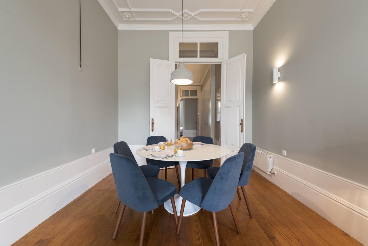 Lovelystay - Flower Stylish Apartment Порту Екстер'єр фото