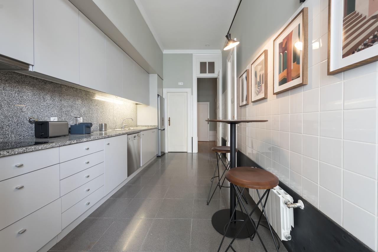 Lovelystay - Flower Stylish Apartment Порту Екстер'єр фото